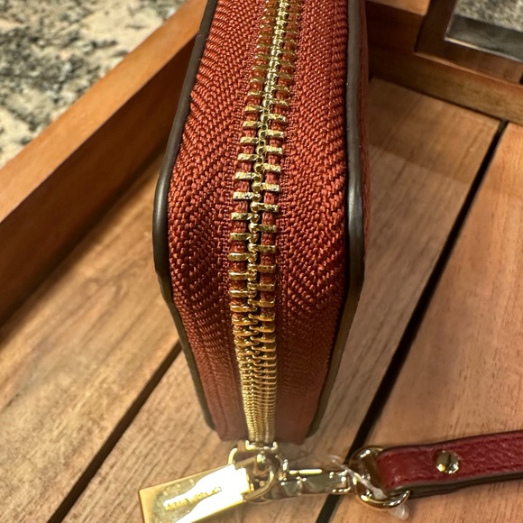 Michael Kors red zippered wallet wristlet phone case. $118 MSRP NWT - Picture 13 of 13